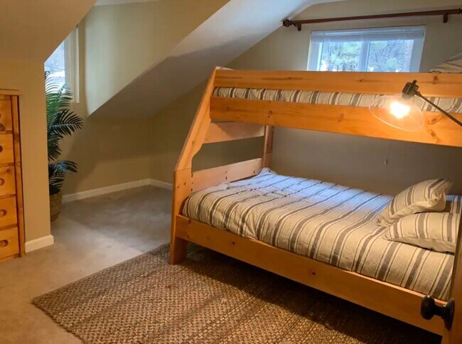 Foto del edificio - 33191 Maple Ln