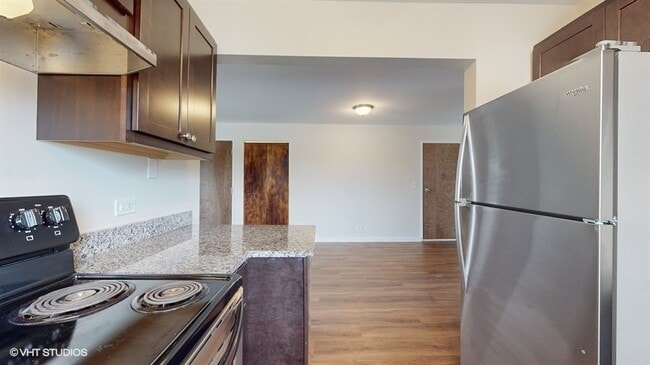 Building Photo - 29W548 Country Ridge Dr