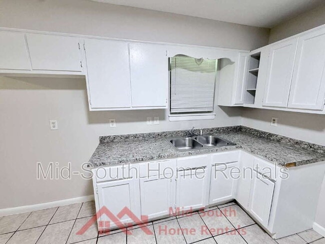 Building Photo - 5151 Corkwood Dr