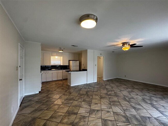Foto del edificio - 5806 Coventry Ln