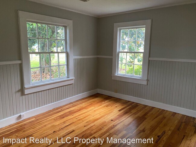 Building Photo - 3 br, 1 bath House - 1018 Lonesome Bend Road