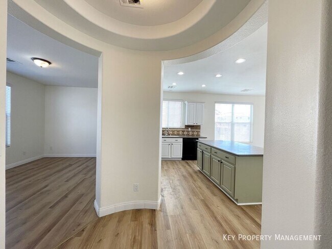 Building Photo - 2913 Big Mountain Ave