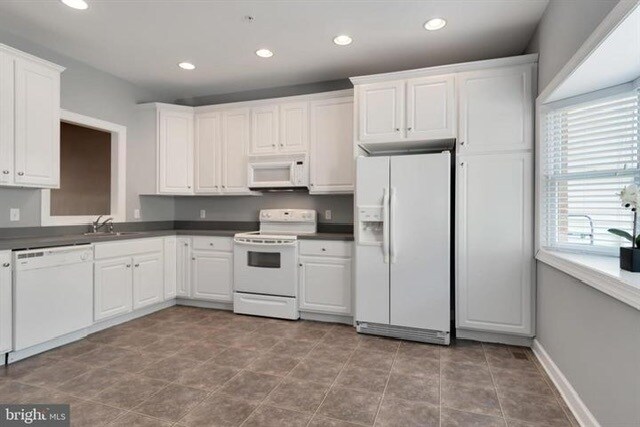 Foto del edificio - 28484 Pinehurst Cir