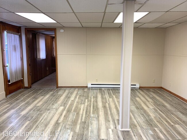 Building Photo - 4 br, 2 bath House - 1 Hot Point Ave