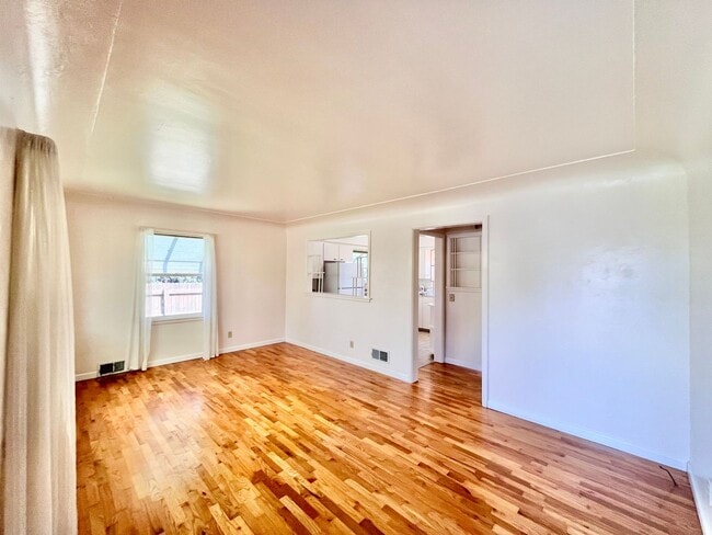 Foto del edificio - Cozy 2 bed 1 bath Home with Fenced Yard!