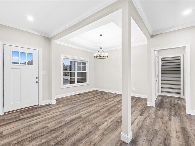 Foto del edificio - 7034 Shelton Ln