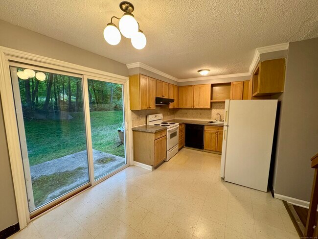 Foto del edificio - 1370 Highland Ave