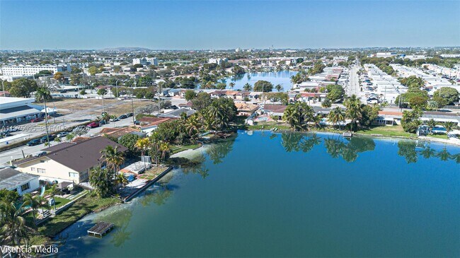 Foto del edificio - 783 W 78th St