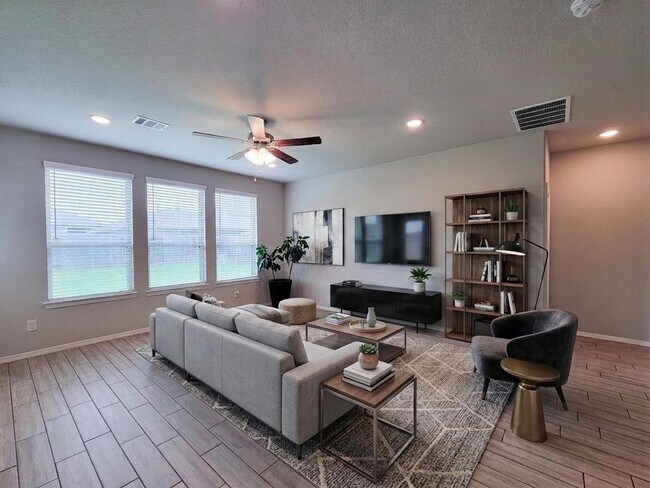 Foto del edificio - Beautifully updated 5-bedroom, 3.5-bath home located on a quiet cul-de-sac in a desirable Houston...
