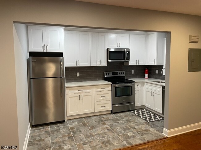Photo - 1 Oak Grove Rd Apartment