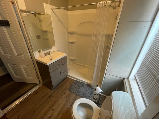 Building Photo - 4124 Chester Ave