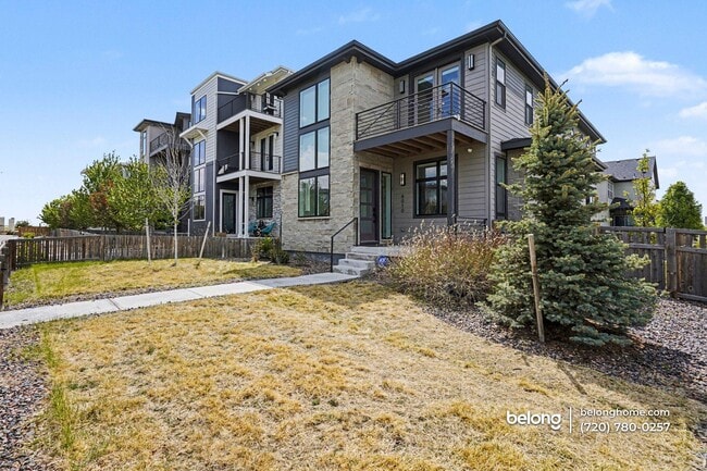 Building Photo - 6010 N Perth St