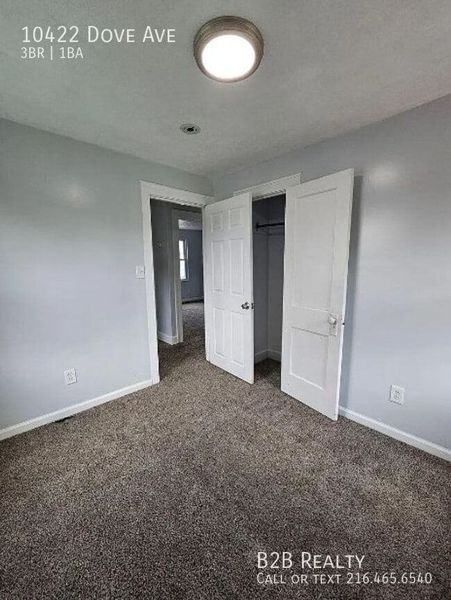 Building Photo - 10422 Dove Ave