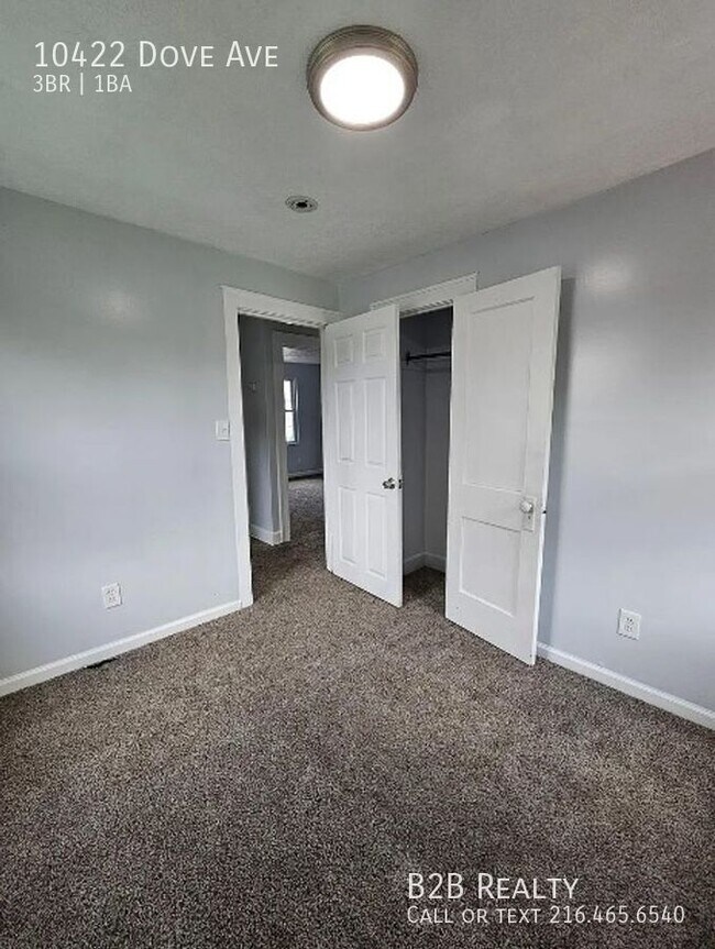 Foto del edificio - 10422 Dove Ave