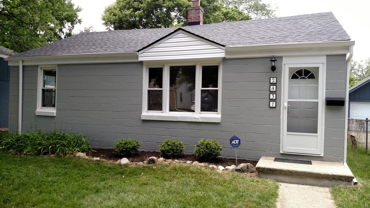 Primary Photo - 2431 Harris St