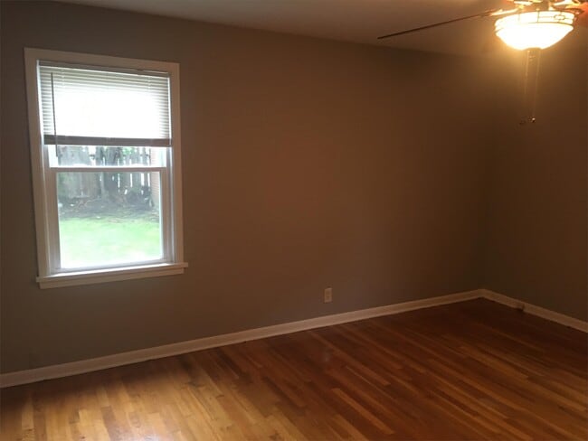 Building Photo - 2381 Warrensville Center Rd