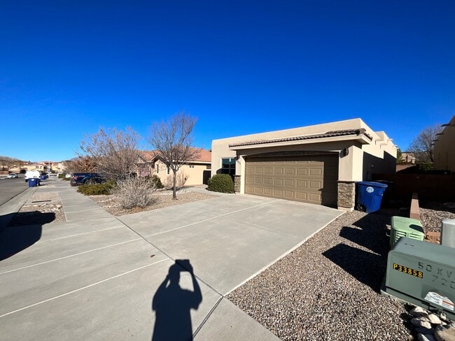 Building Photo - 3 Bedroom Custom Home Available in Juan Ta...