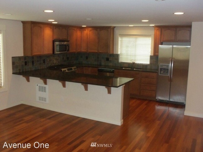 Building Photo - 3 br, 2.5 bath House - 7210 Unit A Califor...