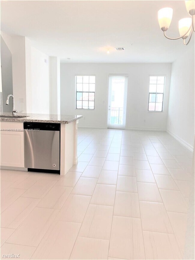 Foto del edificio - 4 br, 4 bath House - 11717 SW 13th Ct