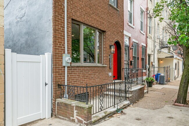Building Photo - 1129 S 12th St