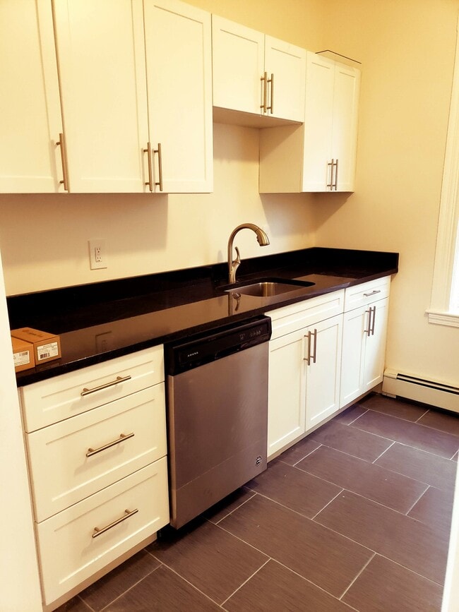 Building Photo - 101 Calumet St