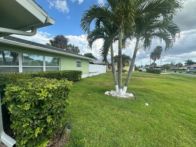 Foto del edificio - 2212 Club House Rd
