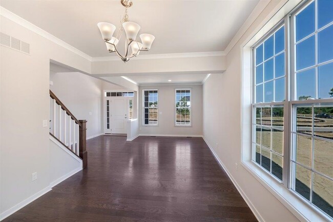 Dining room - 281 Brookdale