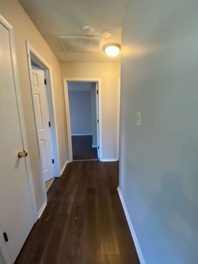 Building Photo - Great Duplex!