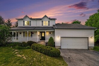 Building Photo - 1253 Collier Crescent