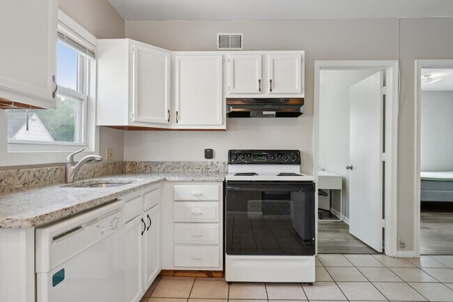 Foto del edificio - 7307 Hopkins Ave