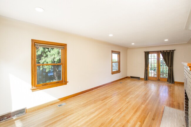 Building Photo - 1703 E 17th Ave