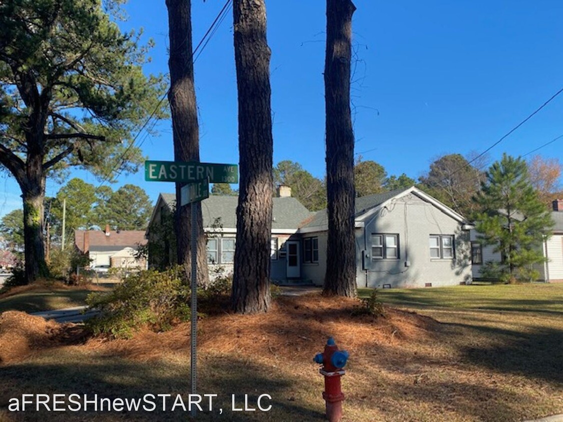 Building Photo - 3 br, 2 bath House - 1400 Eastern Avenue