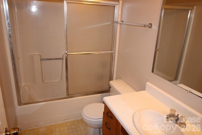 Foto del edificio - 72 Windwood Dr