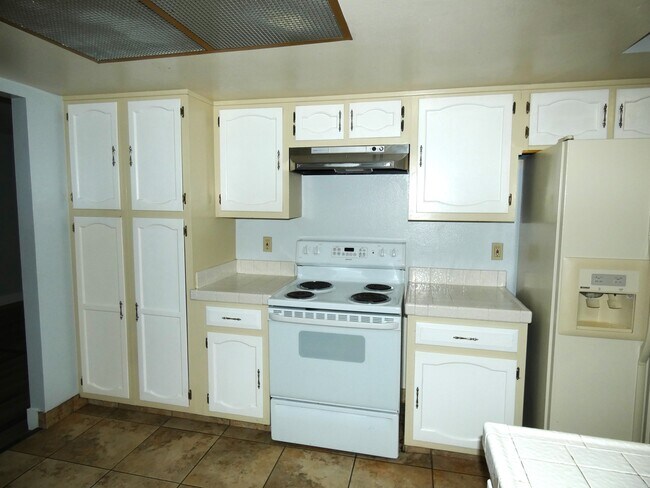 Building Photo - 3925 Parque Verde Ln