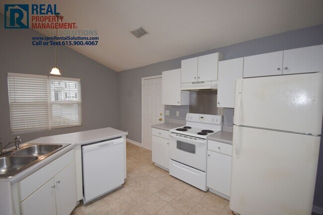 Foto del edificio - Adorable 2 bedroom 2 bath home in Murfreesboro! Attached garage!