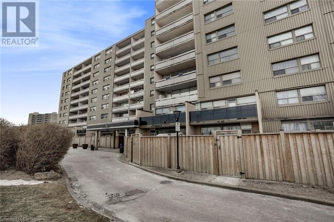 Building Photo - 15 Albright Rd