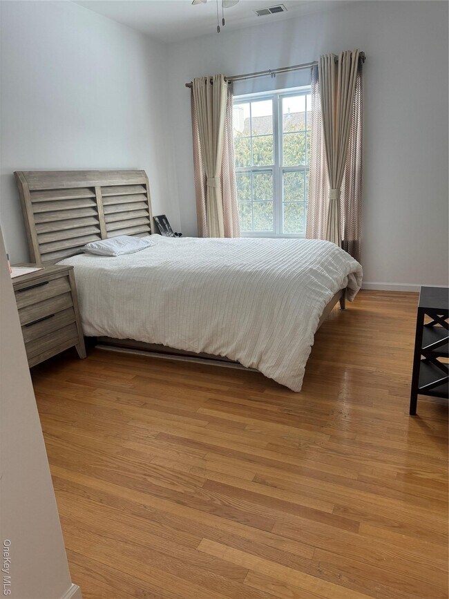 Foto del edificio - 221 Rivendell Ct