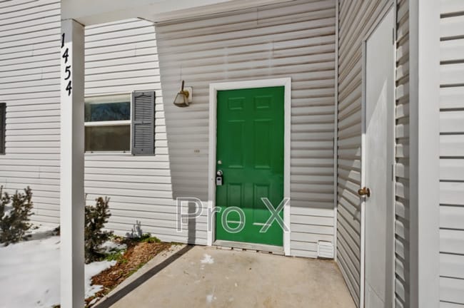 Building Photo - 1454 E Sequoyah Ct