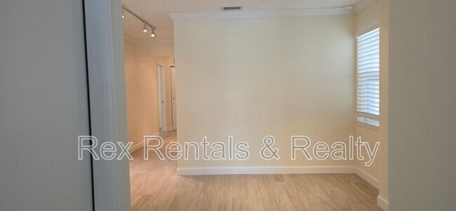 Foto del edificio - 4095 14th St NE