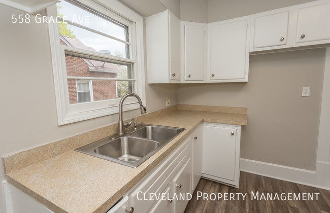 Foto del edificio - Fully Renovated West Akron Home