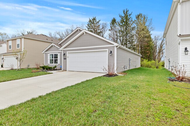 Building Photo - 5969 Hollett Dr S