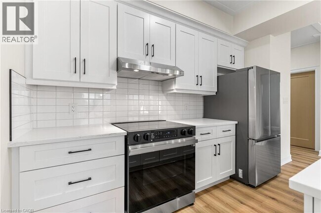 Photo du bâtiment - 42 Wellington St