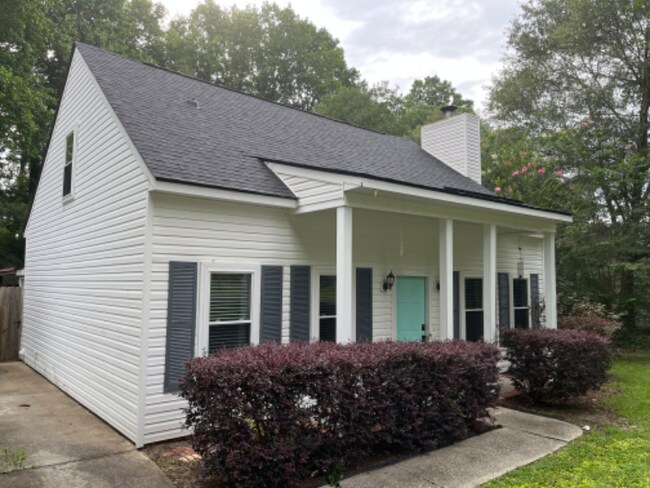 Building Photo - 4061 Melrose Dr