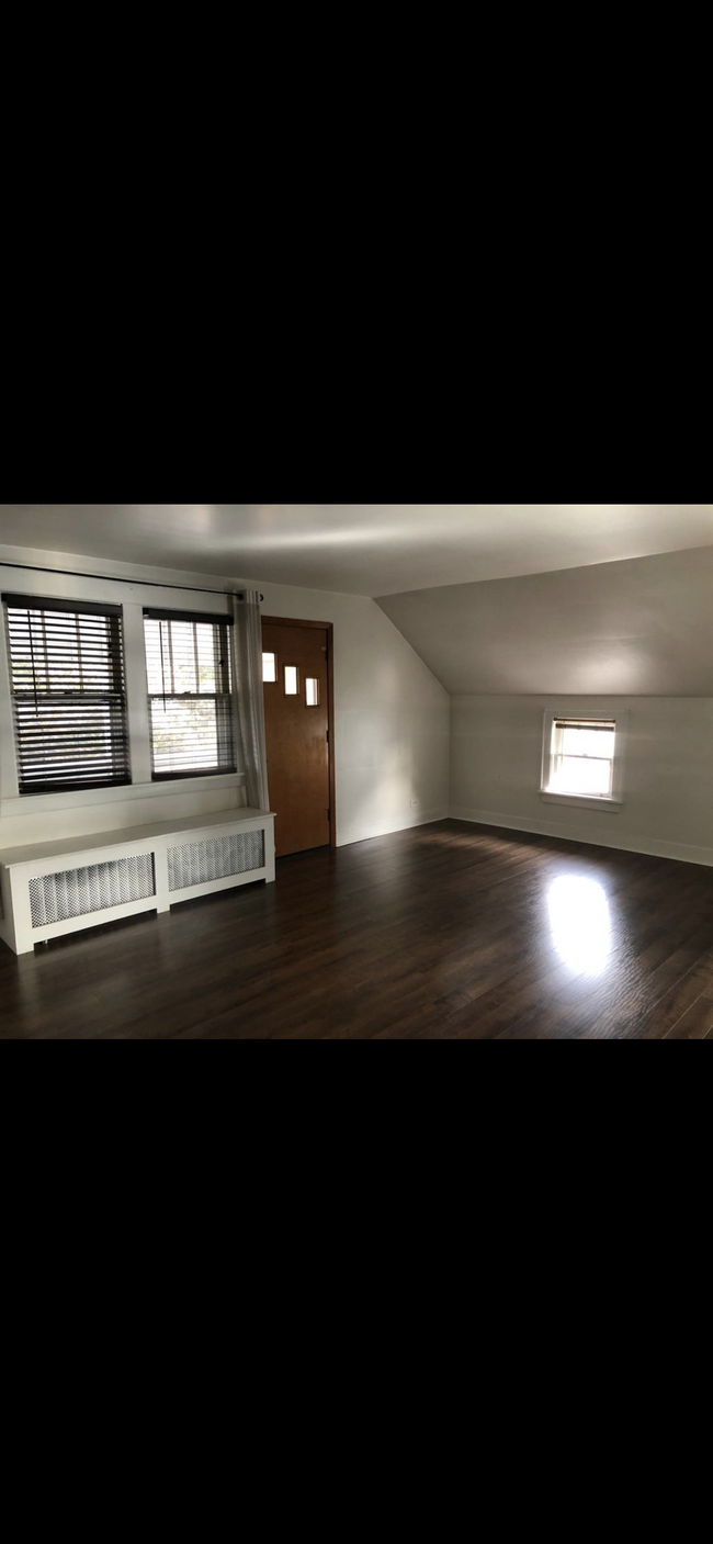 Foto del edificio - 572 Beach Rd