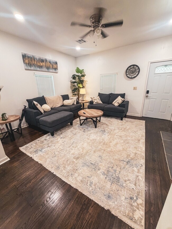 Foto del edificio - 1440 N Cheyenne Ave