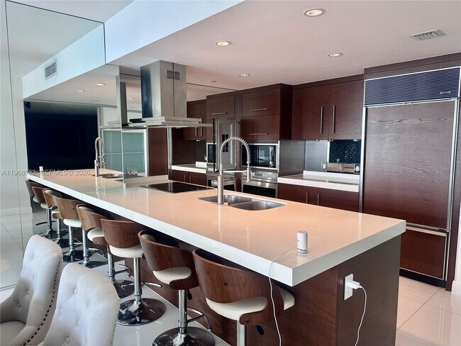 Foto del edificio - 495 Brickell Ave