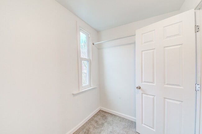 Building Photo - 744 Proctor Wy