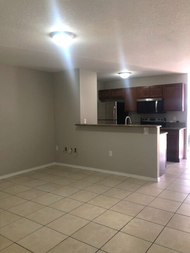 Foto del edificio - Sanford 3 Bedroom/1.5 Bath with single garage