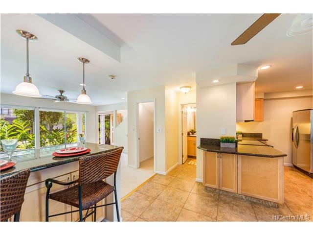 Building Photo - 98-1779-1792 Ka?ahumanu St