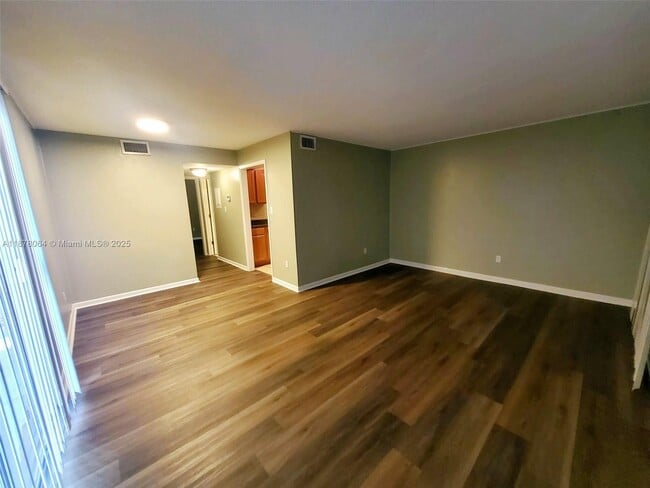 Building Photo - 507 NW 39th Rd